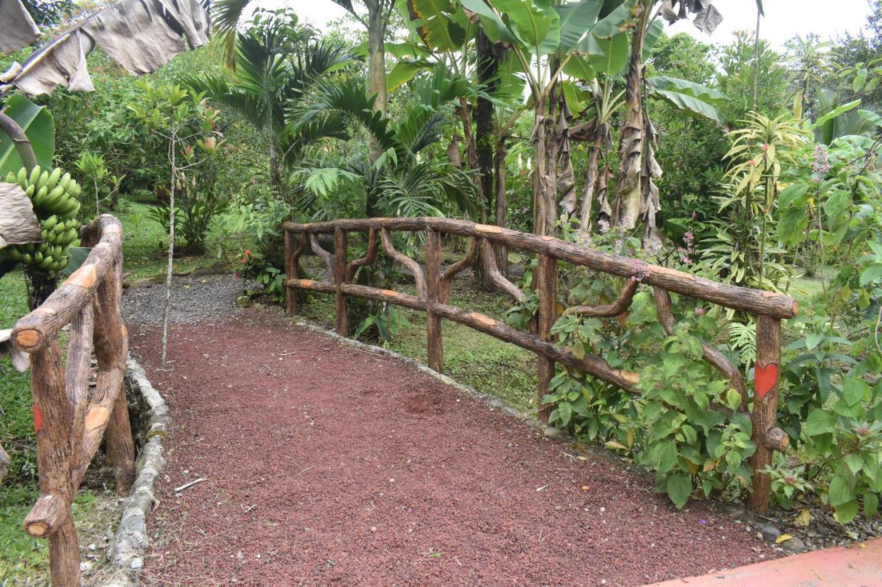 Hotel Roca Negra Del Arenal La Fortuna Bagian luar foto