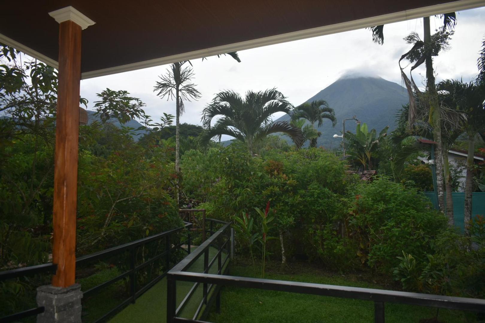 Hotel Roca Negra Del Arenal La Fortuna Bagian luar foto