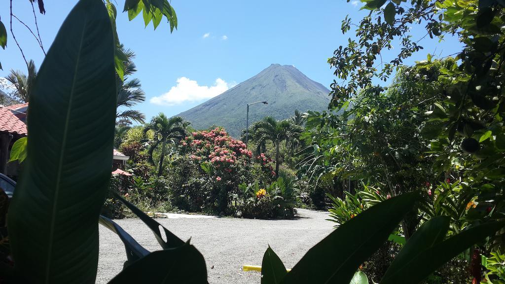 Hotel Roca Negra Del Arenal La Fortuna Bagian luar foto