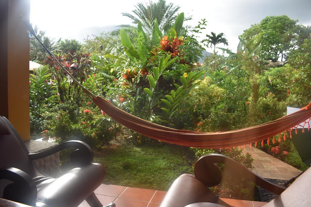 Hotel Roca Negra Del Arenal La Fortuna Bagian luar foto
