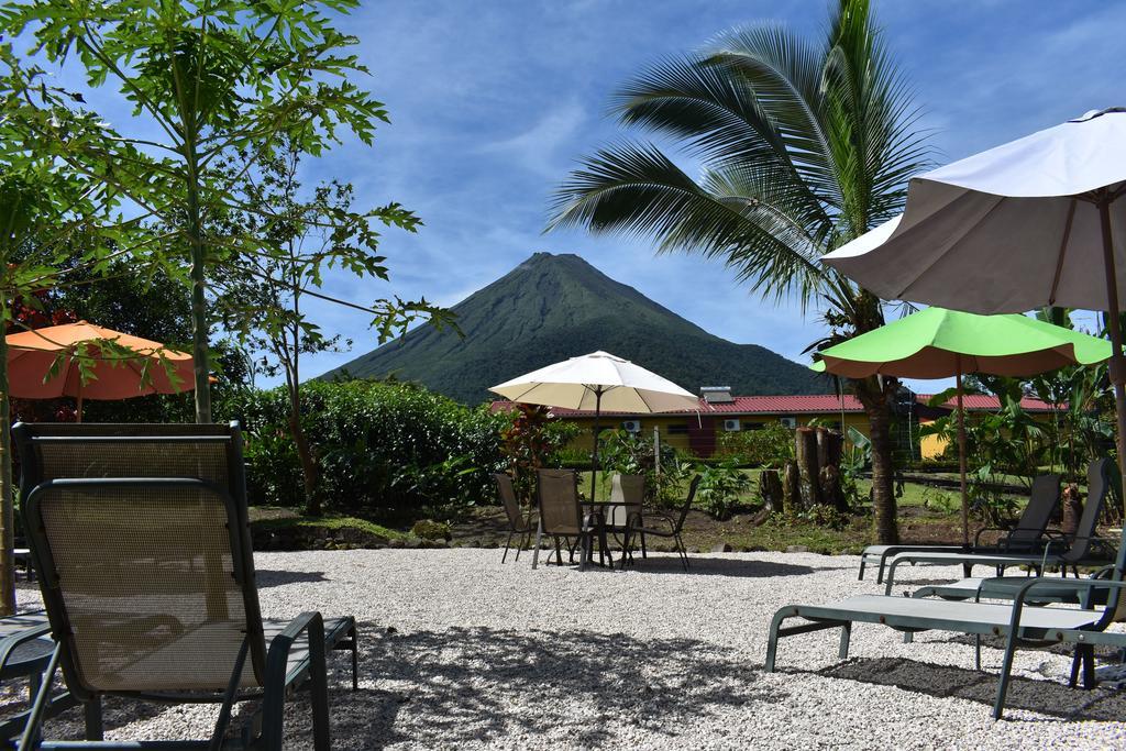 Hotel Roca Negra Del Arenal La Fortuna Bagian luar foto